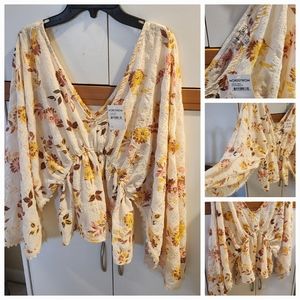 NWT- Nordstrom Bloomfield Large Ivory multi floral shirt . $16